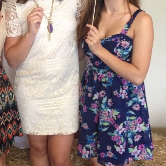 Dress - Picture 2 of 2