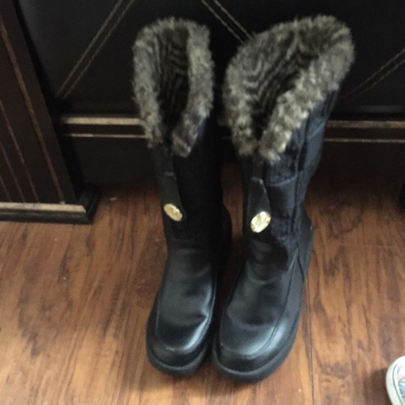Juicy Couture snow boots. NWOT