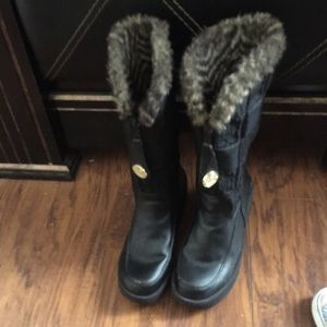 Juicy Couture snow boots. NWOT