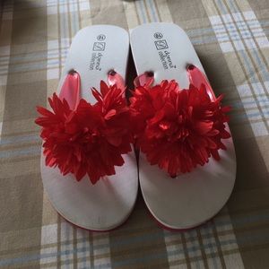 BRAND NEW FLIP FLOP SANDALS