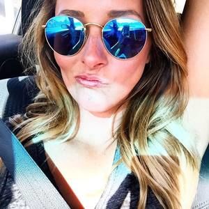 Meet your Posher, Nikki