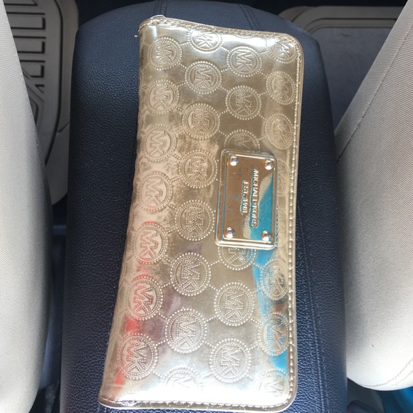 Micheal Kors gold wallet