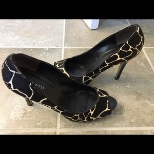 Giraffe peep toe pumps