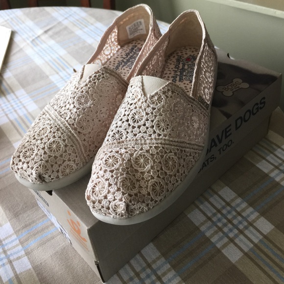BOBS BY SKETCHERS