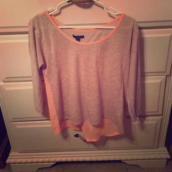 Cute tan/orange top - Picture 1 of 2