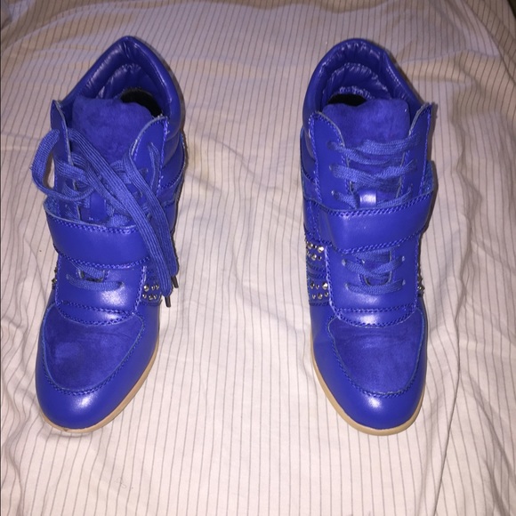 Wedge sneakers