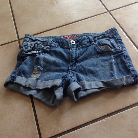 Ripped short - Picture 1 of 3