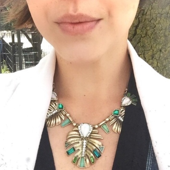 🆕 Statement Necklace - Picture 2 of 3