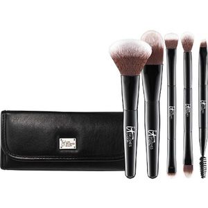 It cosmetics brush set.