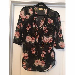 PRINCESS VERA WANG BLACK FLORAL BLOUSE