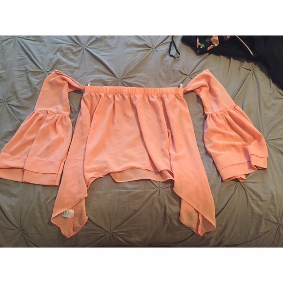 OFF SHOULDER STRAPLESS BELL SLEEVE PEACH CROP TOP