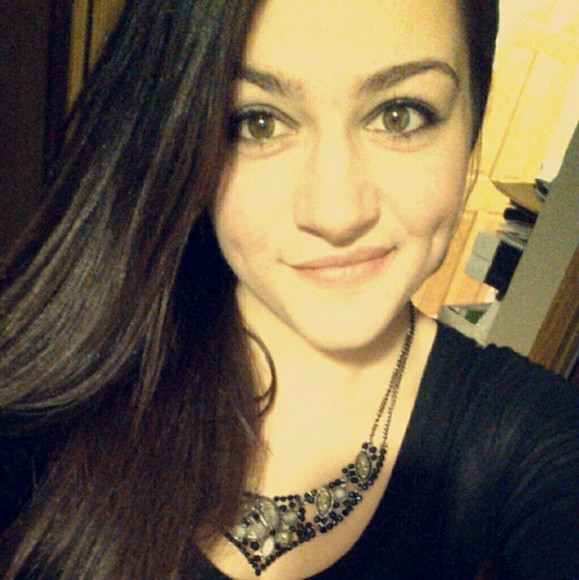 Meet your Posher, Emily