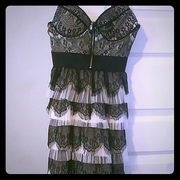 Cute lacy dress.