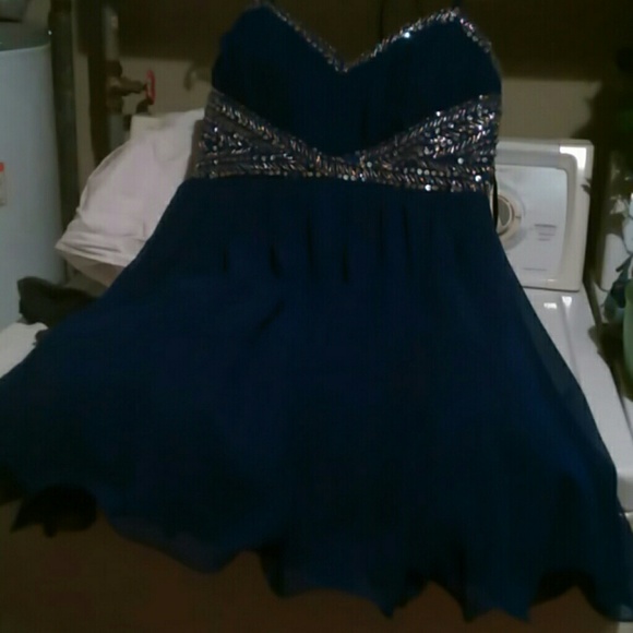 Dress - Picture 2 of 2