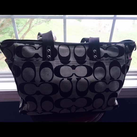 SOLD Authentic COACH Carryall Tote ~ 🎉 - Picture 3 of 4