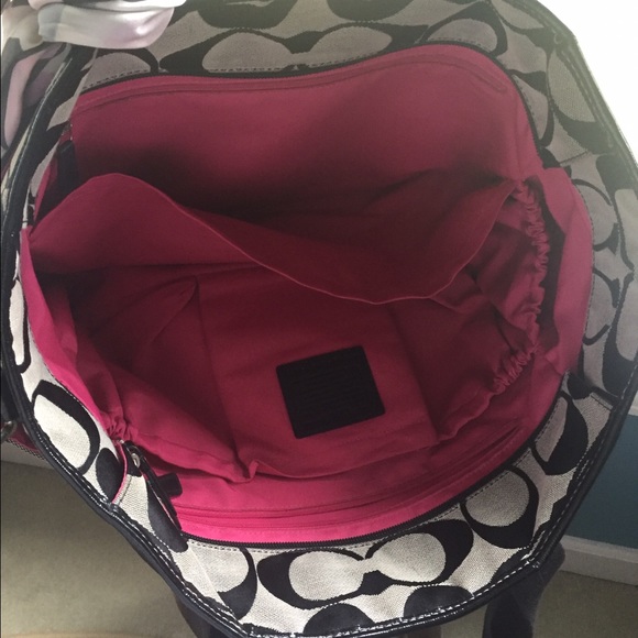 SOLD Authentic COACH Carryall Tote ~ 🎉 - Picture 4 of 4