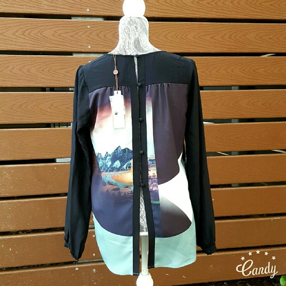 Cynthia Vincent Scenery Top - Picture 2 of 3