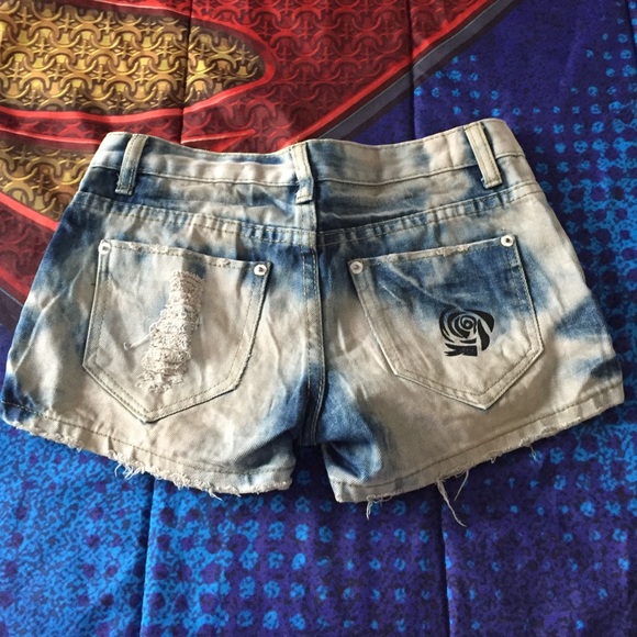 Shorts - Picture 2 of 2