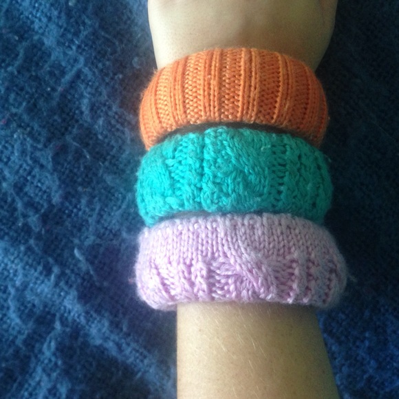 Cute chunky knit bracelets✌