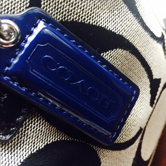 SOLD Authentic COACH Handbag ~ 🌟 - Picture 4 of 4