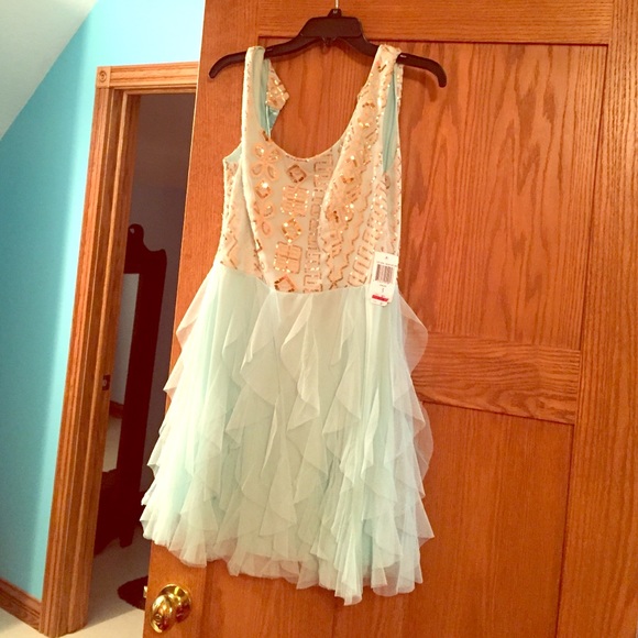 Dress - Picture 1 of 1