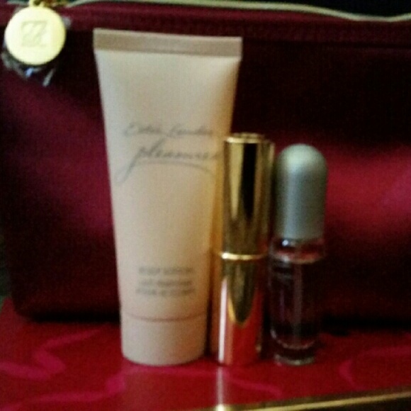 Estee Lauder Pleasures 4 piece travel gift set