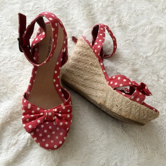 Red Polka Dot Wedge Sandals - Picture 3 of 4
