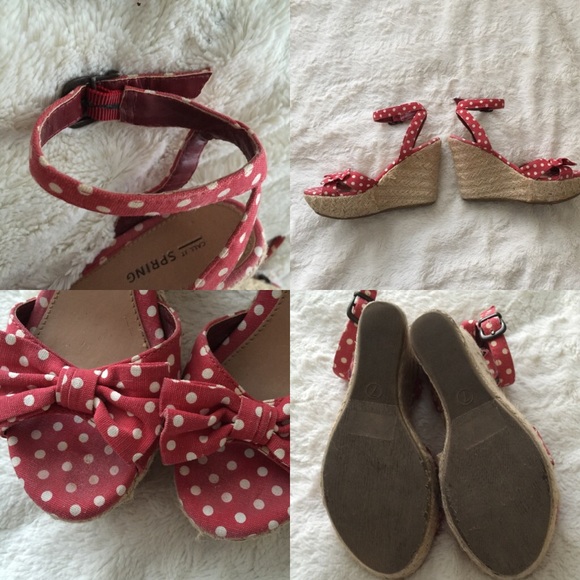 Red Polka Dot Wedge Sandals - Picture 4 of 4