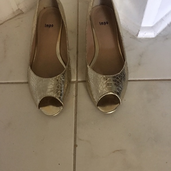 Gold Open toe Flat