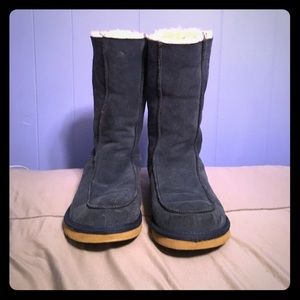 BLUE UGG BOOTS SIZE 9.5