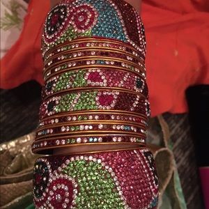 Meet your Posher, Mia