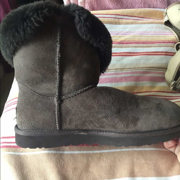 UGG Bailey Button
