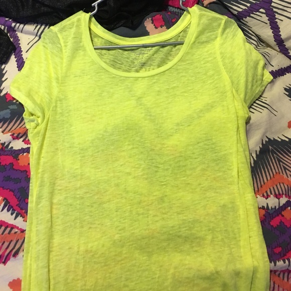 American Eagle t shirt