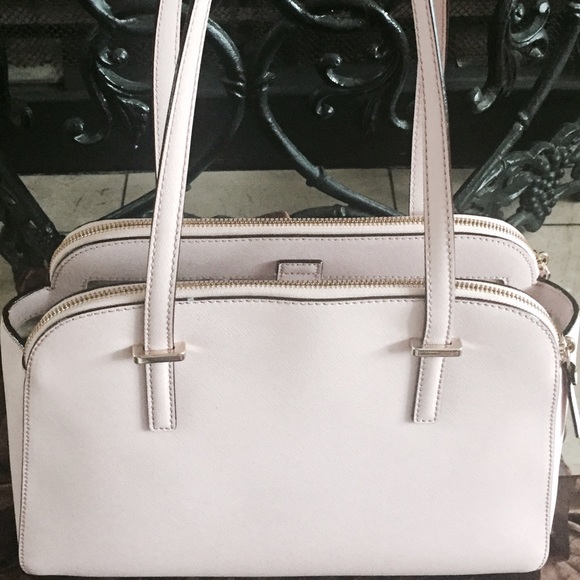 ~SOLD~Authentic Kate Spade Handbag 🌺 - Picture 4 of 4