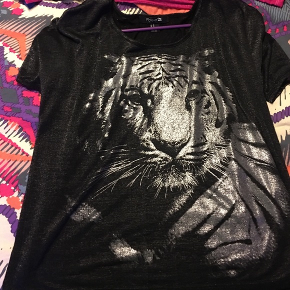 Forever 21 t shirt