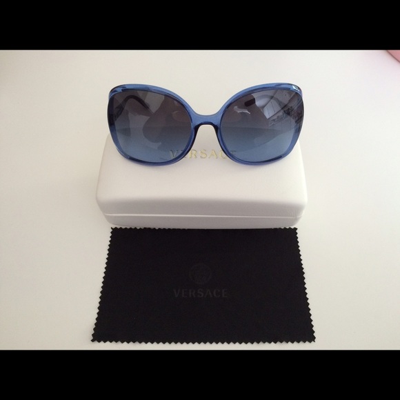 ⚡️ON HOLD⚡️Versace Sunglasses