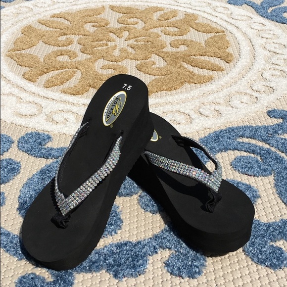 Venus Rhinestone Wedge Sandals NWOT! 💕🌴😎
