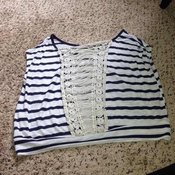 Crop top - Picture 2 of 2