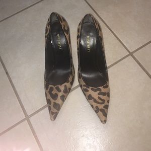Nine West cheetah print pumps !!
