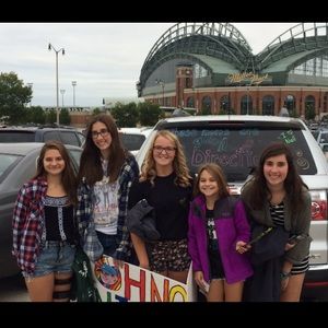 Meet your Posher, Macy