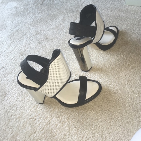 Bcbg black and white heels - Picture 2 of 3