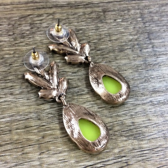 🆕 Statement Earrings - Picture 4 of 4