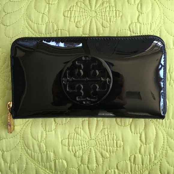 Authentic Tory Burch Patent Leather Wallet
