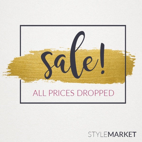 CLOSET CLEAR OUT SALE!!🎉