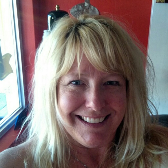 Meet your Posher, Carrie