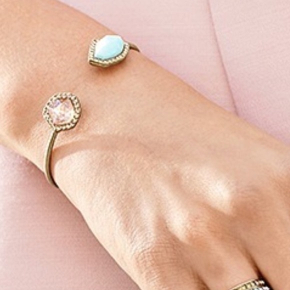 🆕 Statement Cuff - Picture 2 of 4