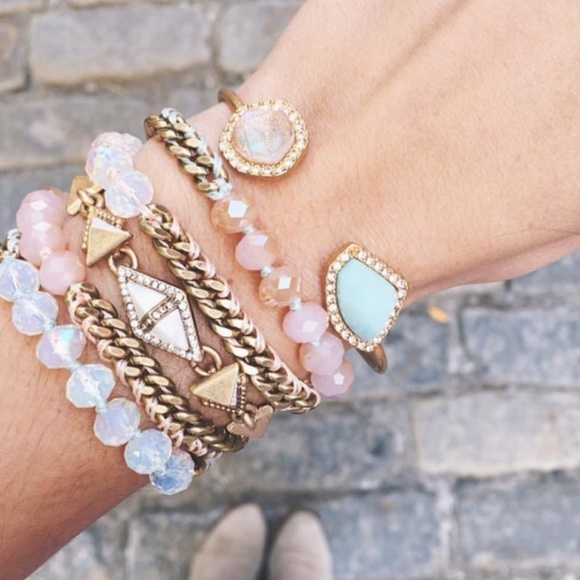 🆕 Statement Cuff - Picture 3 of 4