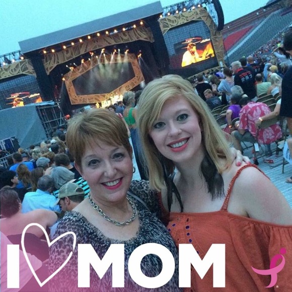 Shop my mom's closet too! @jags310 - Picture 1 of 1