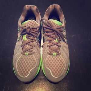 New Balance RevLite Men Sz 9.5 Like New