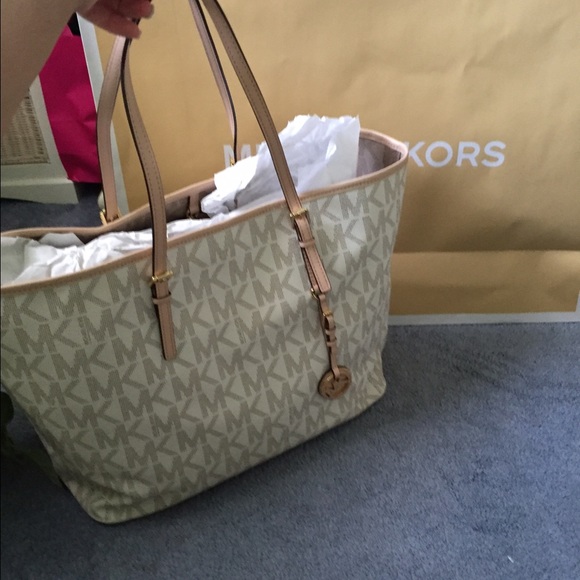 🚫SOLD🚫Michael Kors Large Jet Set Tote